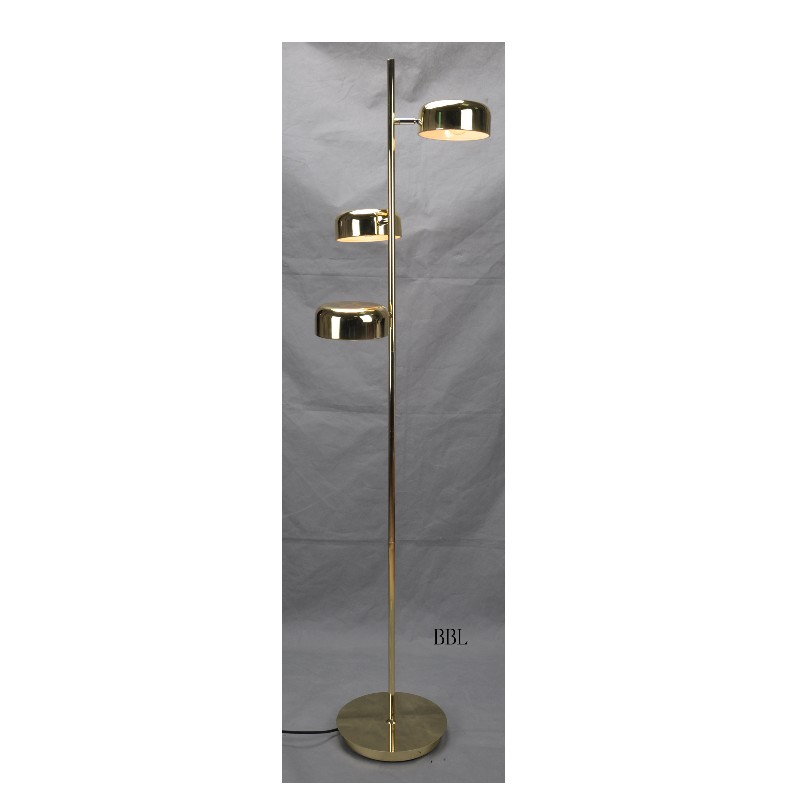 Lampa podłogowa z metalowym kloszem i funkcją regulacji