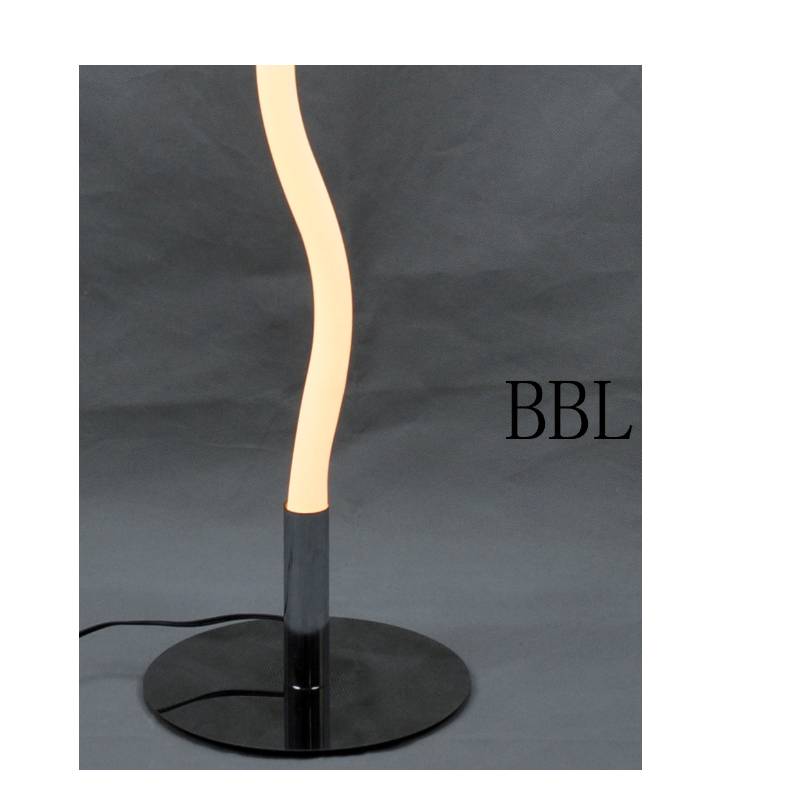 Lampa podłogowa LED z rurką akrylową
