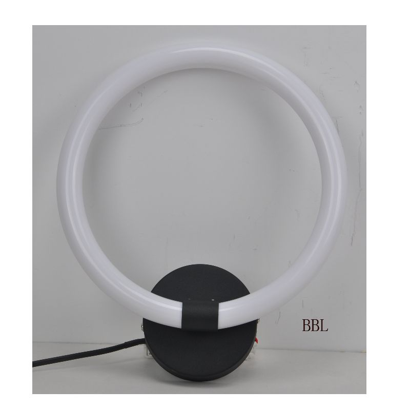 Lampa ścienna LED z pierścieniem akrylowym