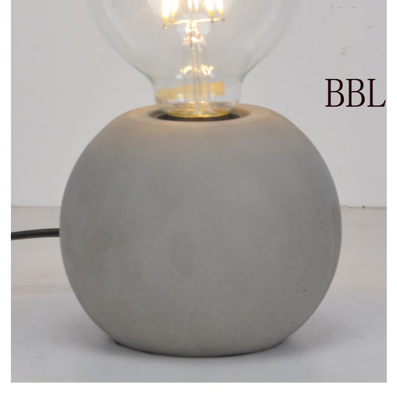 Lampa stołowa z podłożem z betonu sfery