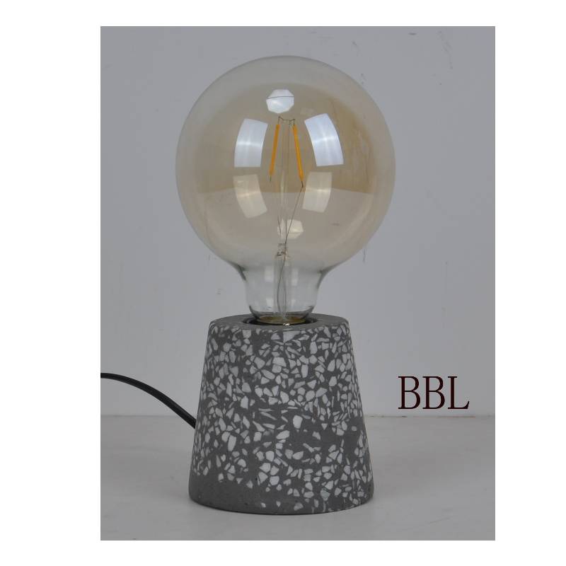 Lampa stołowa z naturalną betonową mozaiką