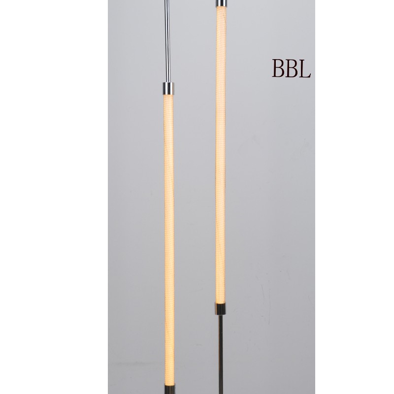 LED lampa podłogowa z owalną obudową lampy i rurką akrylową