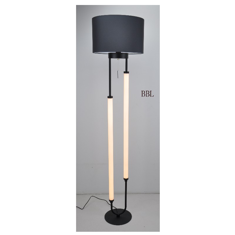Lampa podłogowa LED z sterownikiem LED i gniazdem E27
